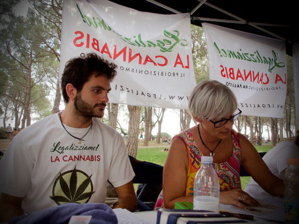 Trieste – Interviste ai tavoli radicali sulla legalizzazione della Cannabis